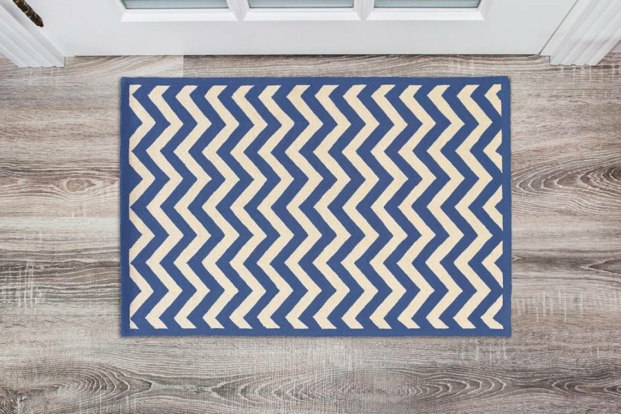 Rugs * | Crazy Deals Silhouette Chevron Navy & Ivory 2 3 Linon Home Decor Rug-Sh0323