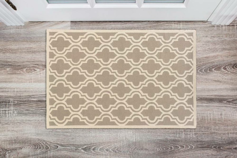 Rugs * | Cheap Silhouette Quatrefoil Grey & Ivory 2 3 Linon Home Decor Rug-Sh0923